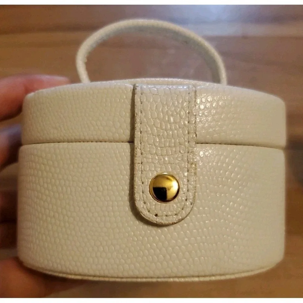 White Textured Faux Leather Jewelry Case Set Round Travel Vanity Organizer